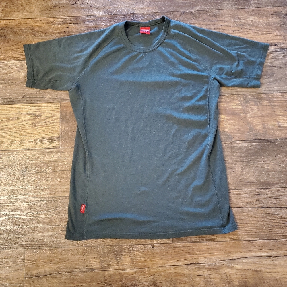 2 Icebreaker Merino wool base layer tshirt size XXL